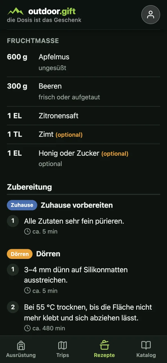 Zubereitung in den Phasen Zuhause vorbereiten und Dörren mit nummerierten Schritten und Zeitangaben
